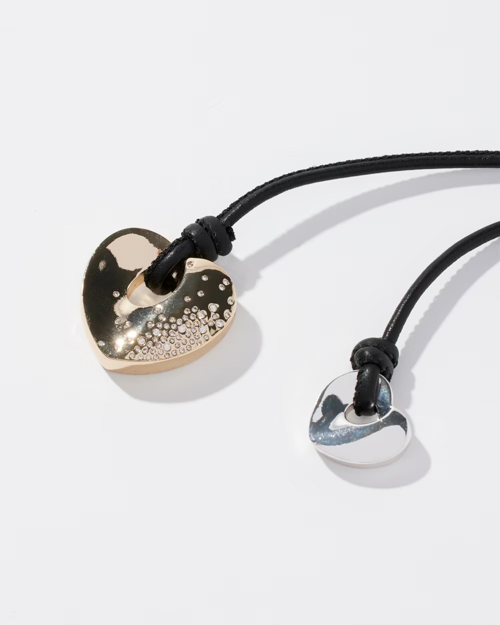 CHICO' S GOLD TONE HEART PENDANT NECKLACE