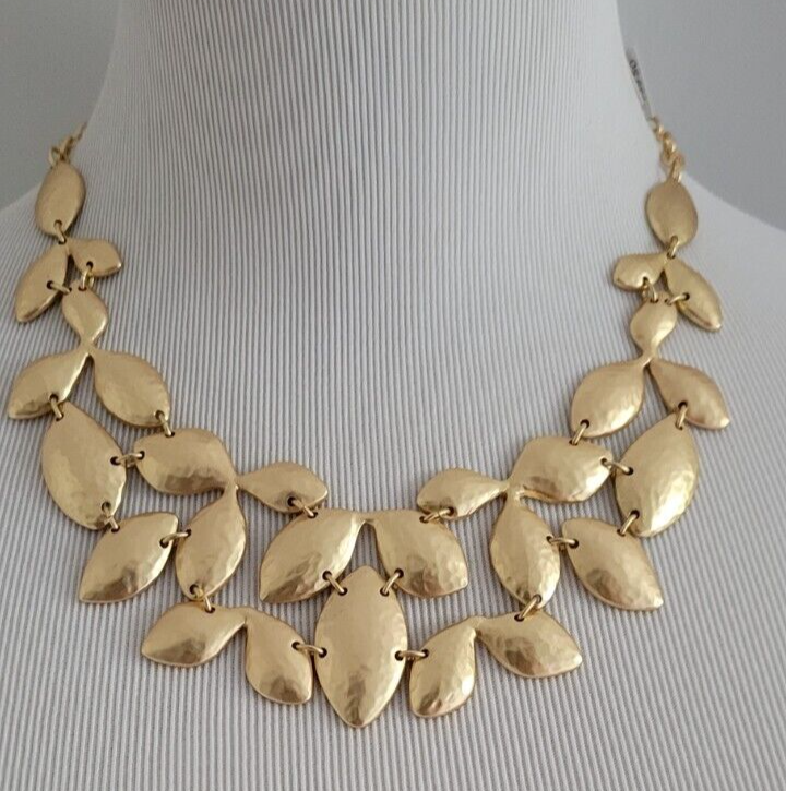 CHICO' S LEAF BIB NECKLACE