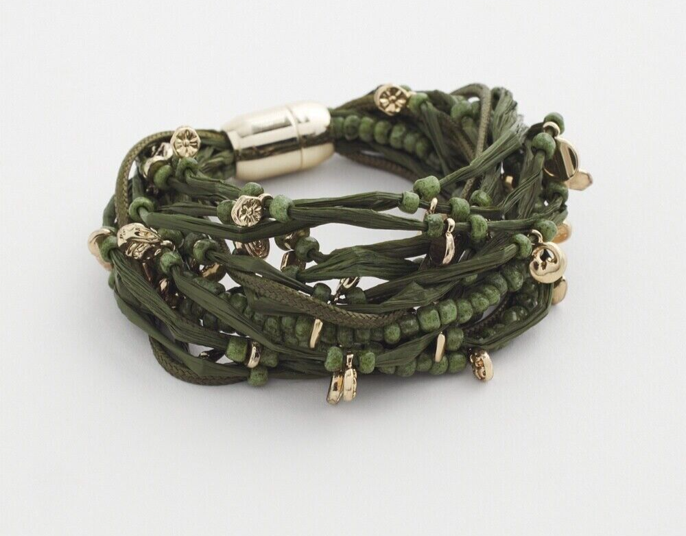 CHICO'S RAFFIA MAGNETIC BRACELET