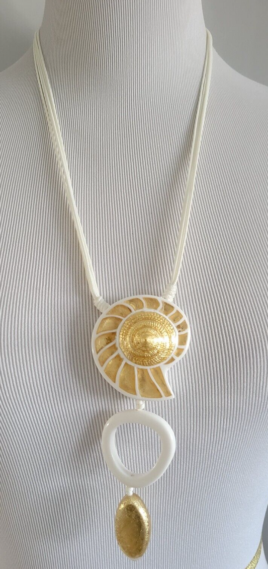 CHICO' S ADJUSTABLE PENDANT NECKLACE