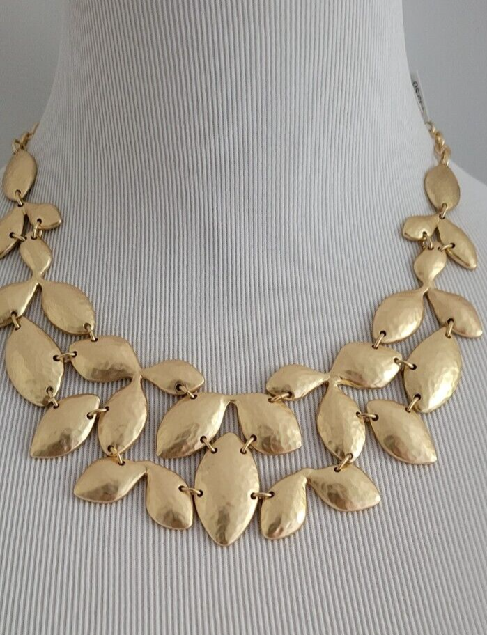 CHICO' S LEAF BIB NECKLACE