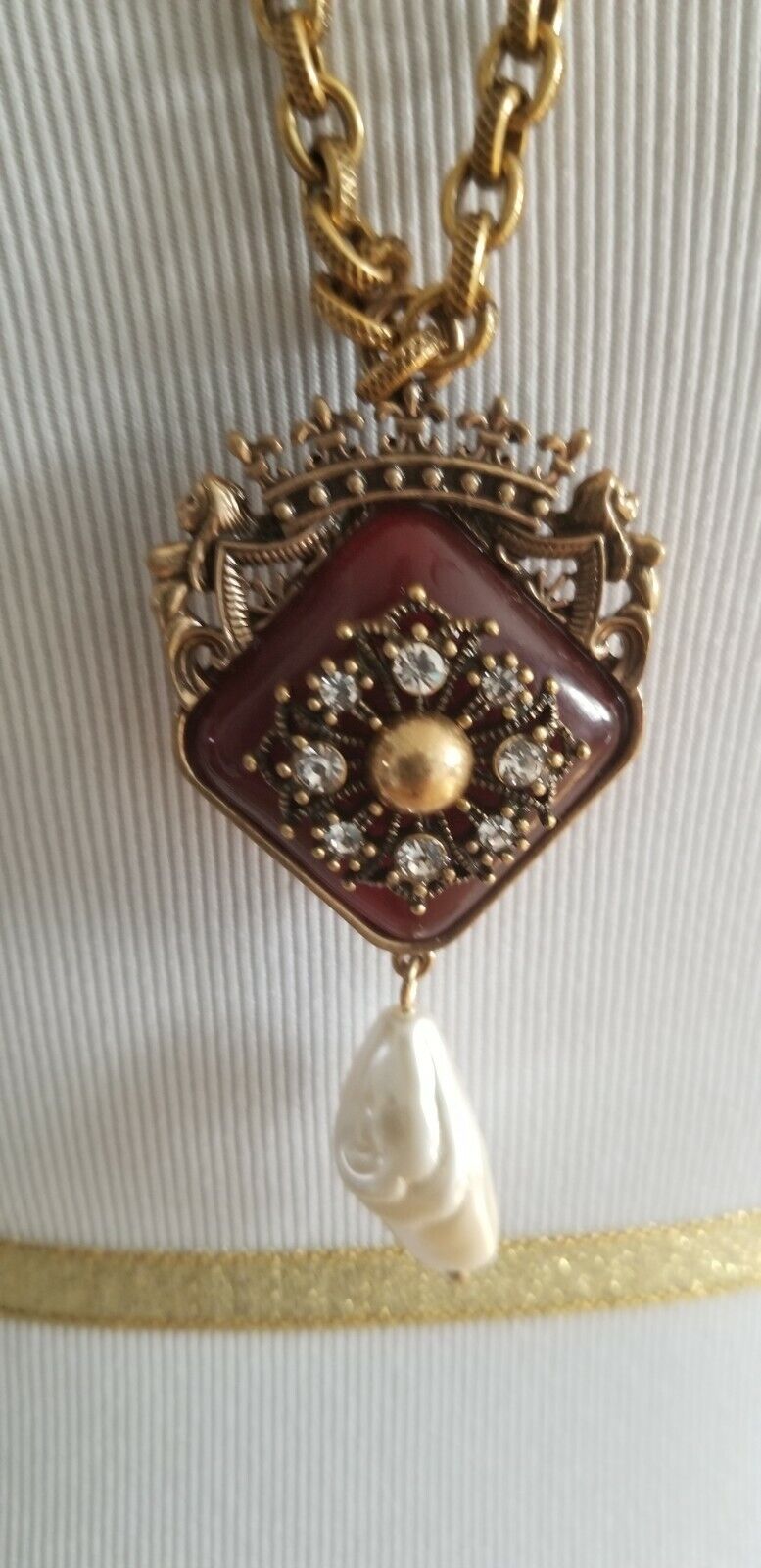 CHICO'S FAUX-PEARL PENDANT NECKLACE