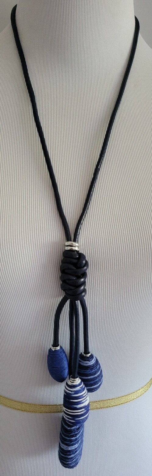CHICO' S BLUE & WHITE TASSEL NECKLACE