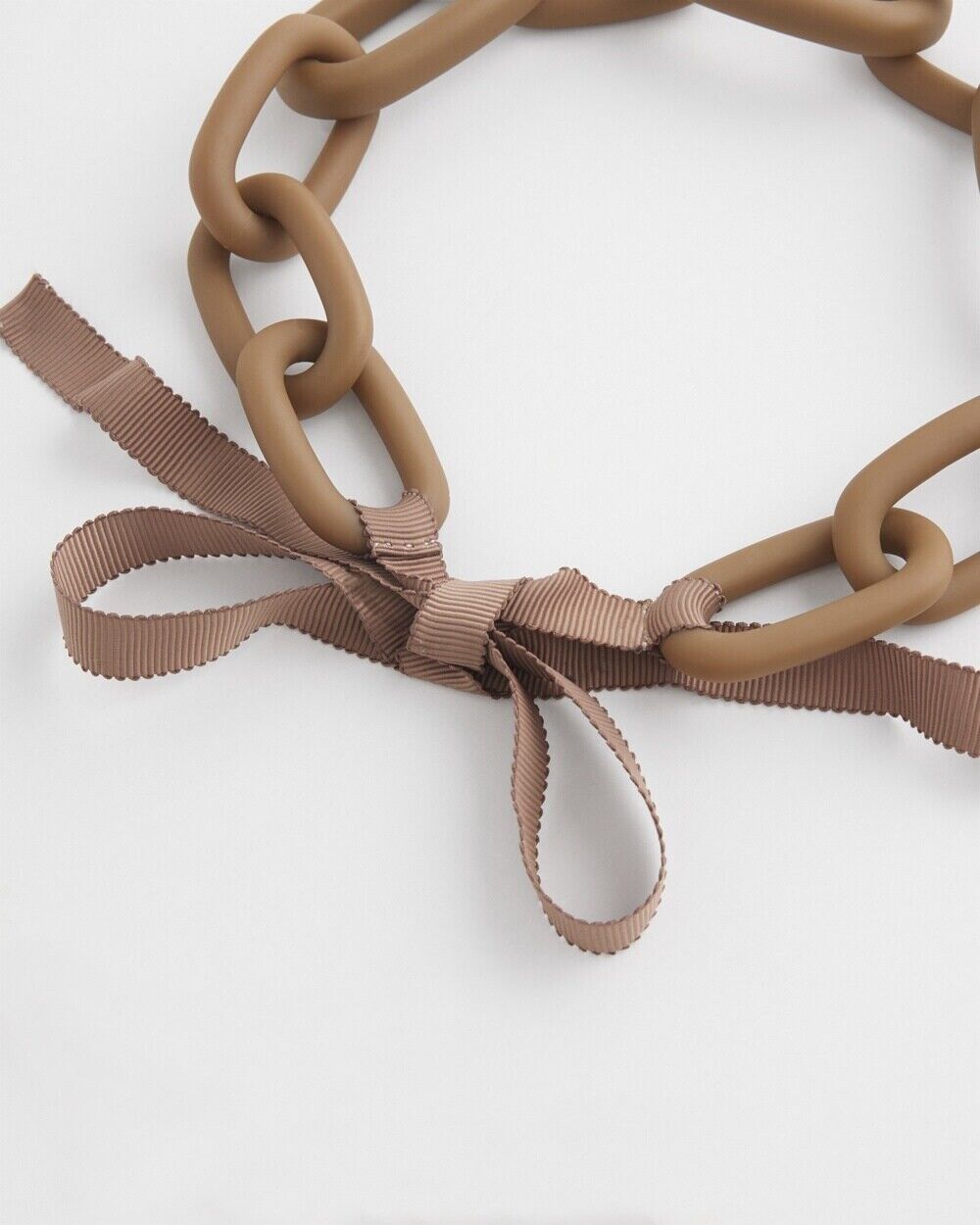 CHICO'S NEUTRAL LINKS NECKLACE