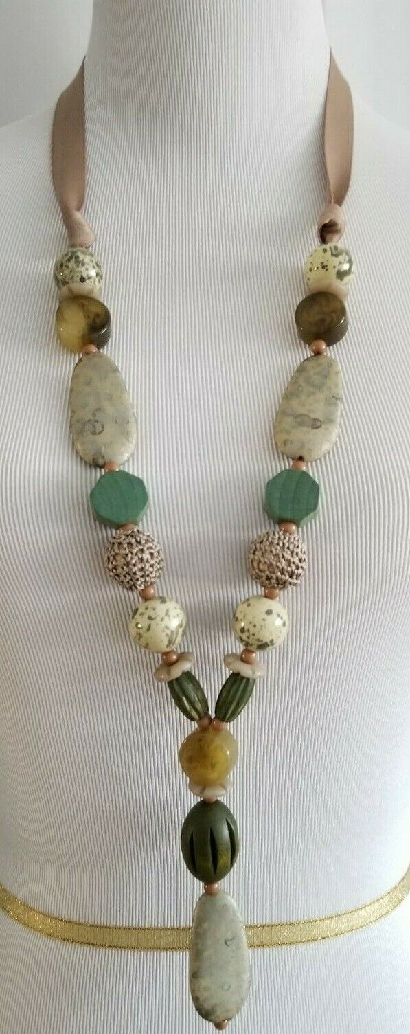 CHICO'S GREEN BEADED Y-NECKLACE