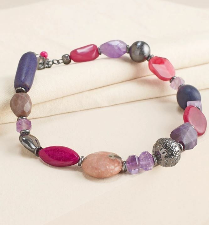 CHICO'S MULTICOLOR SINGLESTRAND NECKLACE