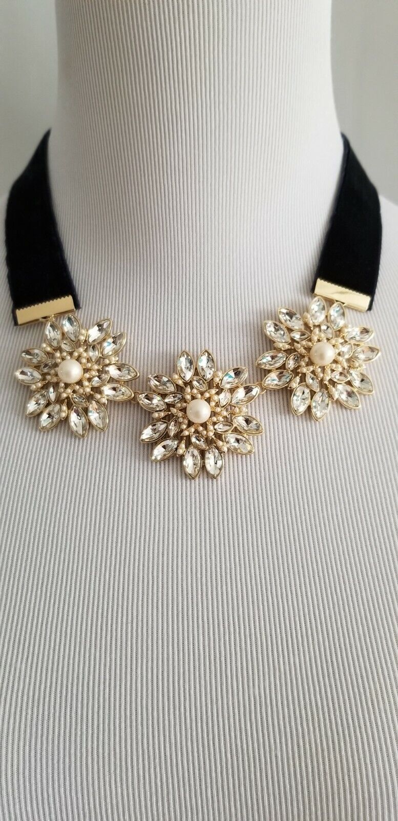 ANN TAYLOR FLORAL GLITZY STATEMENT NECKLACE