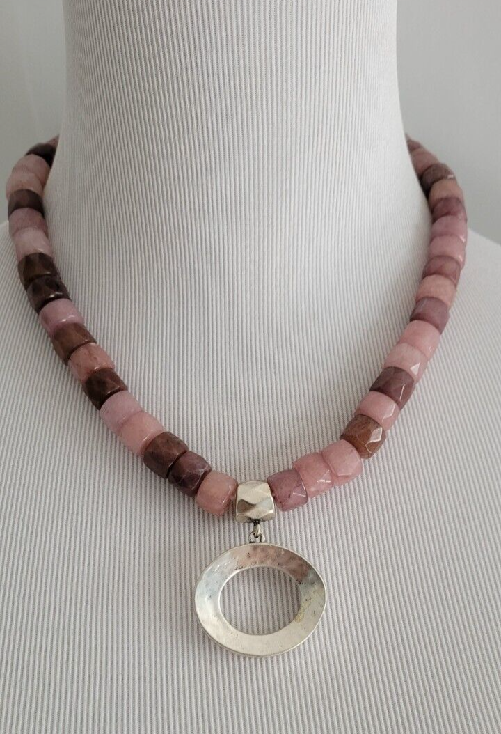 CHICO' S JADE BEADED SINGLE STRAND NECKLACE
