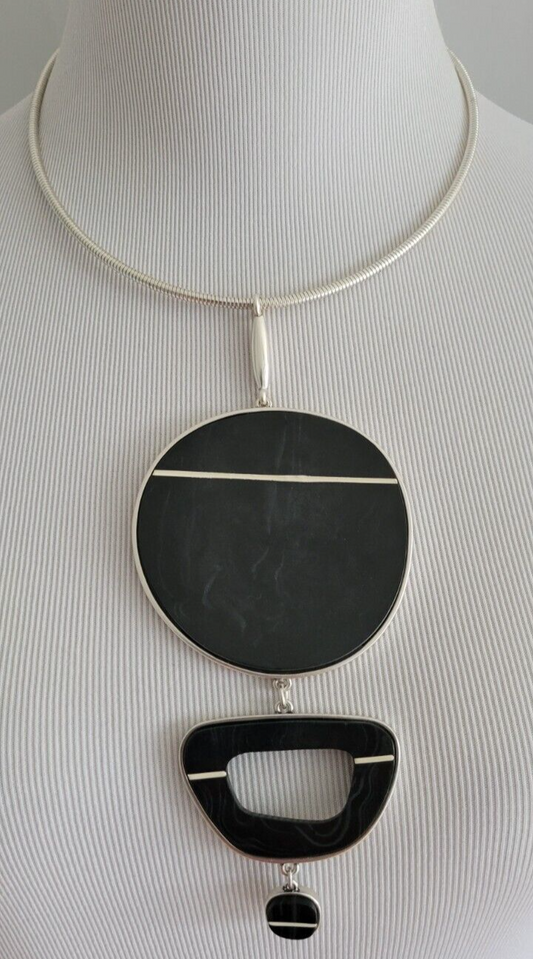 CHICO' S MARBLE PENDANT NECKLACE
