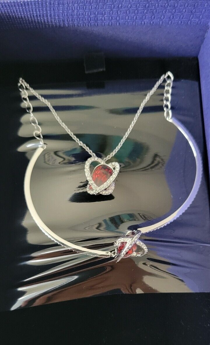 Swarovski Red Scarlet Necklace and Bracelet Set 5463761