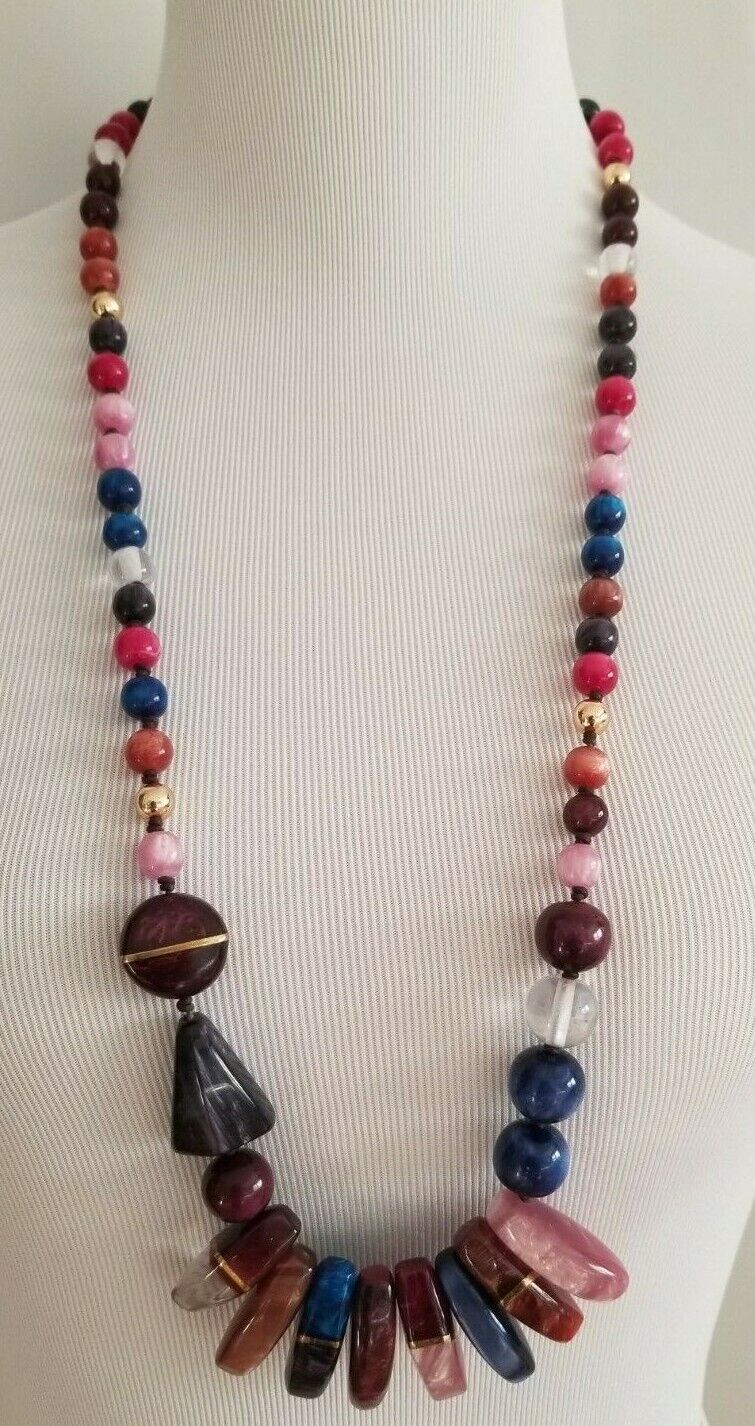 CHICO'S GEOMETRIC MULTI-COLORED SINGLE-STRAND NECKLACE