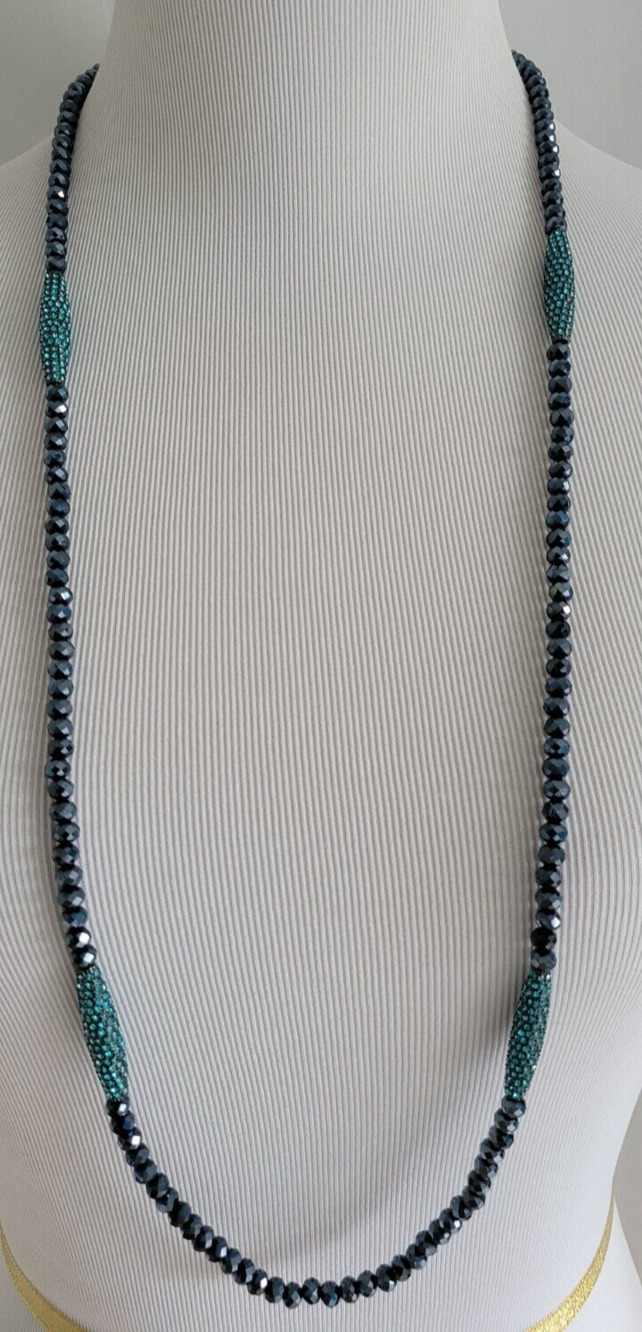 CHICO' S BLUE BEADED NECKLACE