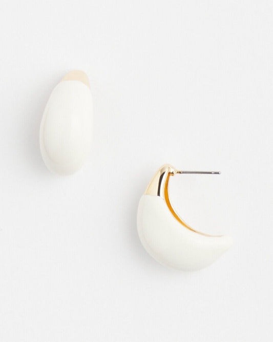 CHICO'S NO DROOP ECRU DIPPED HUGGIE EARRINGS