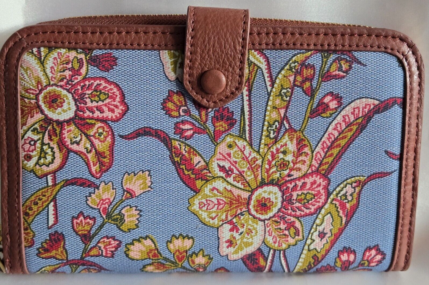 Vera Bradley Large Tab Wallet, Pinwheels in Oxford canvas