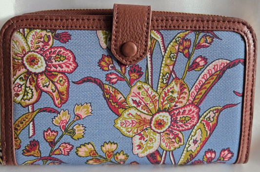 Vera Bradley Large Tab Wallet, Pinwheels in Oxford canvas