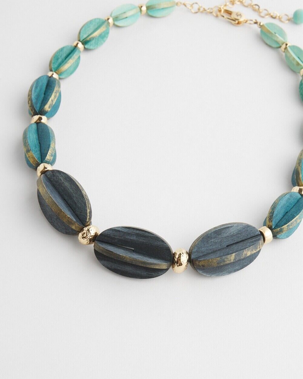 CHICO'S PAINTED WOOD NECKLACE