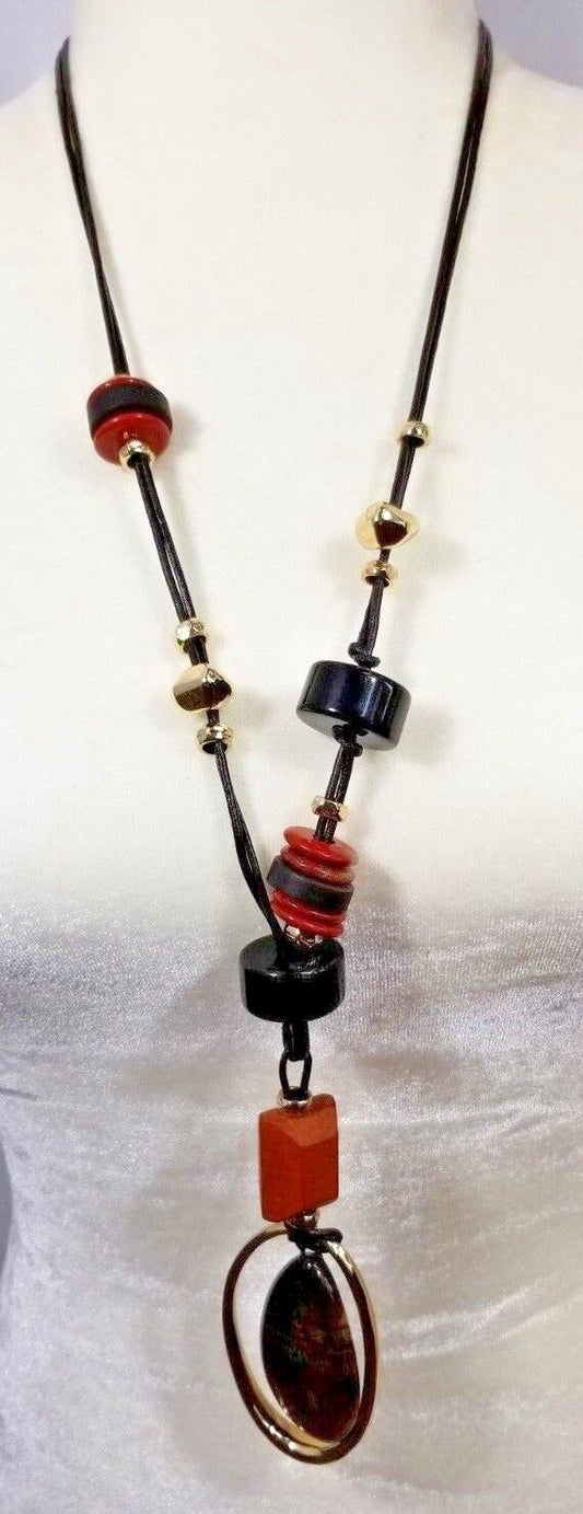 CHICO'S LONG NEUTRAL PENDANT NECKLACE