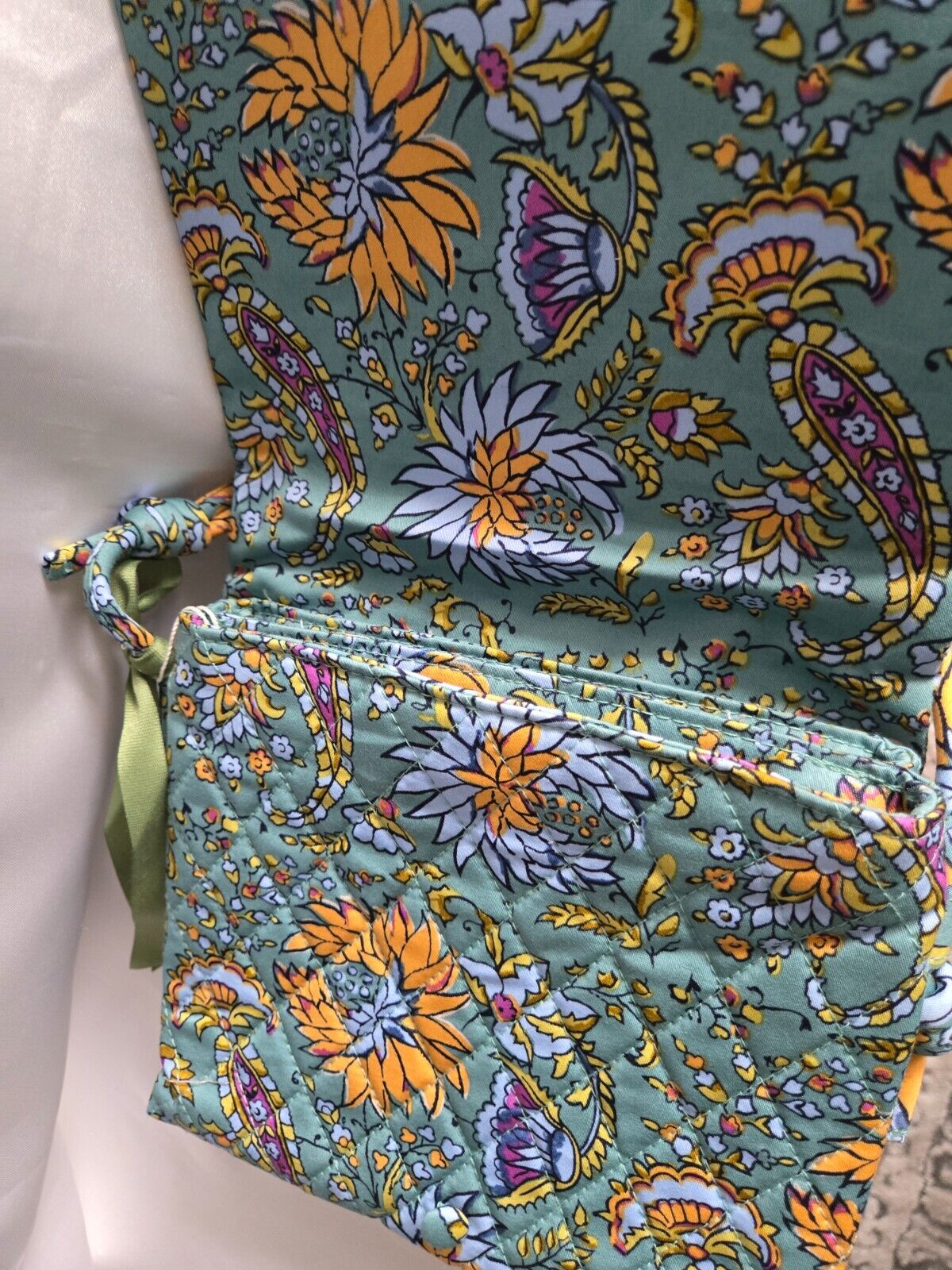 Vera Bradley Baird Hipster, Gemstone paisley in Cotton gabardine