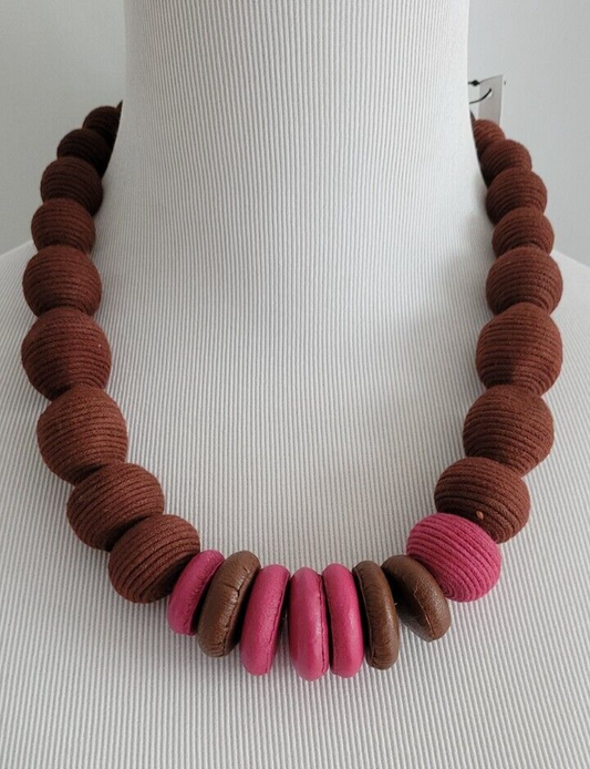 CHICO' S BEADED BIB NECKLACE