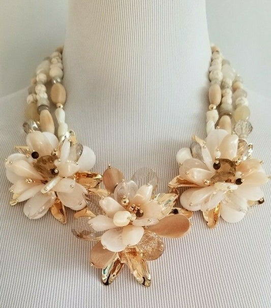 CHICO'S FLOWER BIB NECKLACE