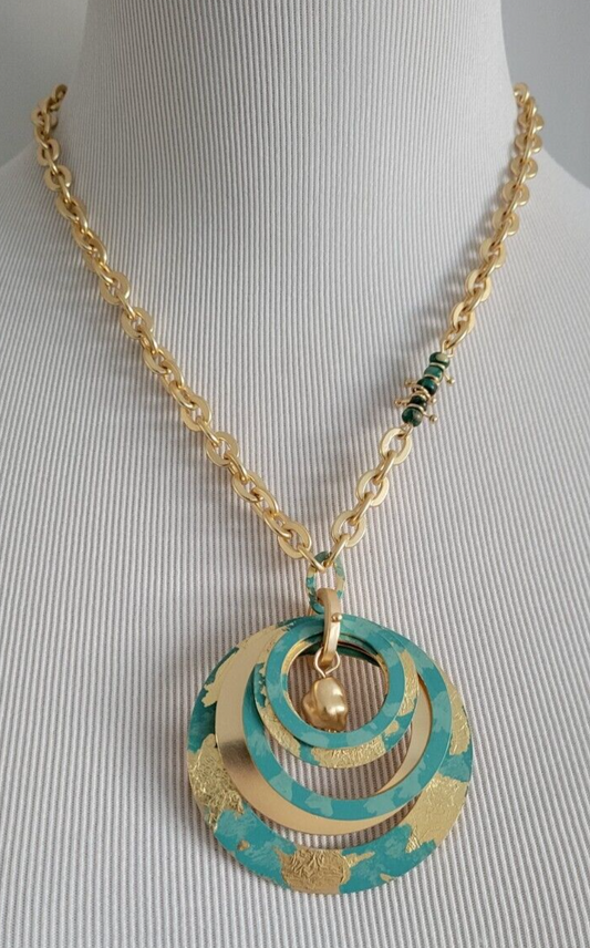 CHICO' S TURQUOISE AND GOLD TONE PENDANT NECKLACE
