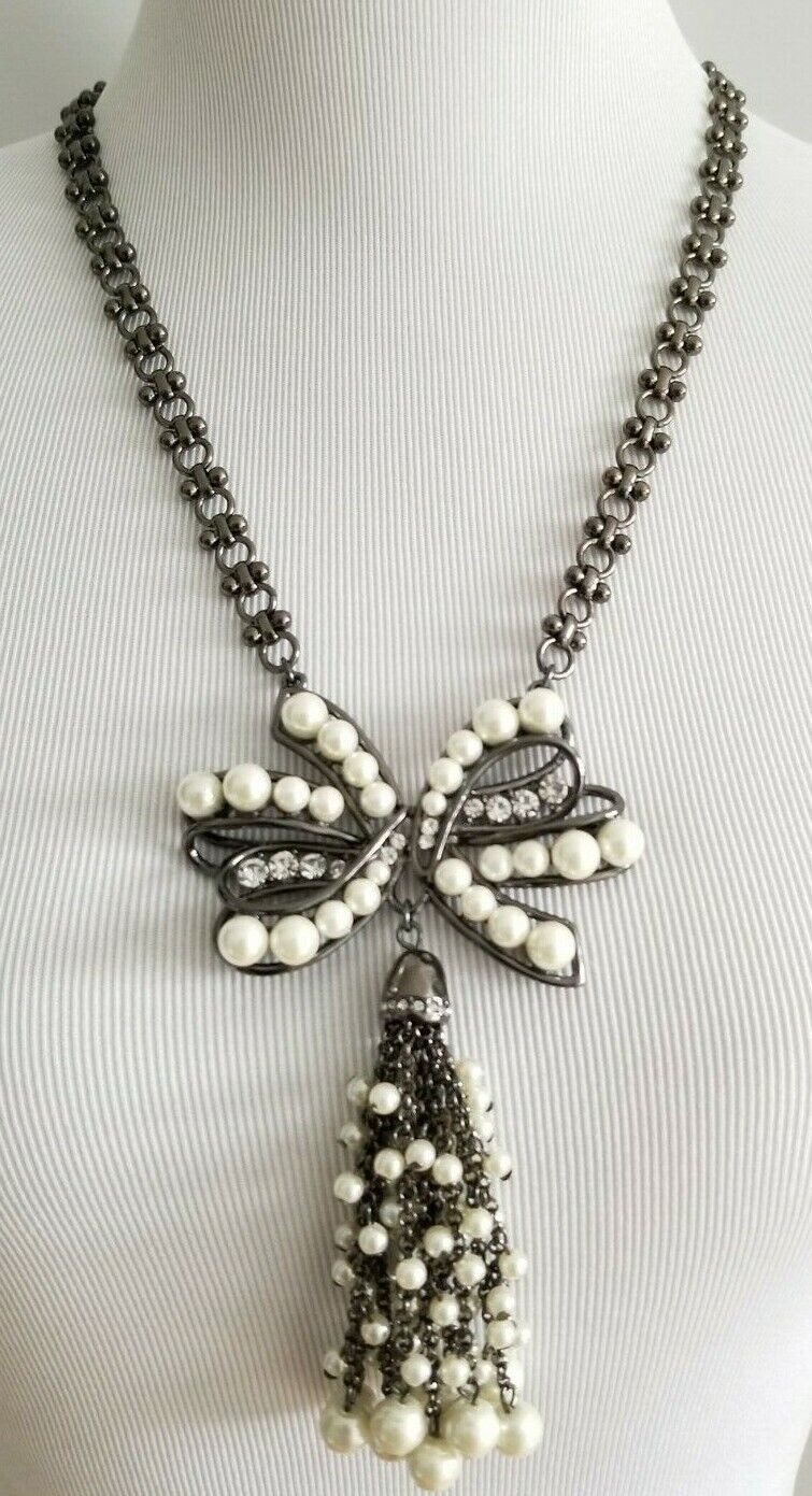 CHICO'S CONVERTIBLE FAUX-PEARL BOW NECKLACE