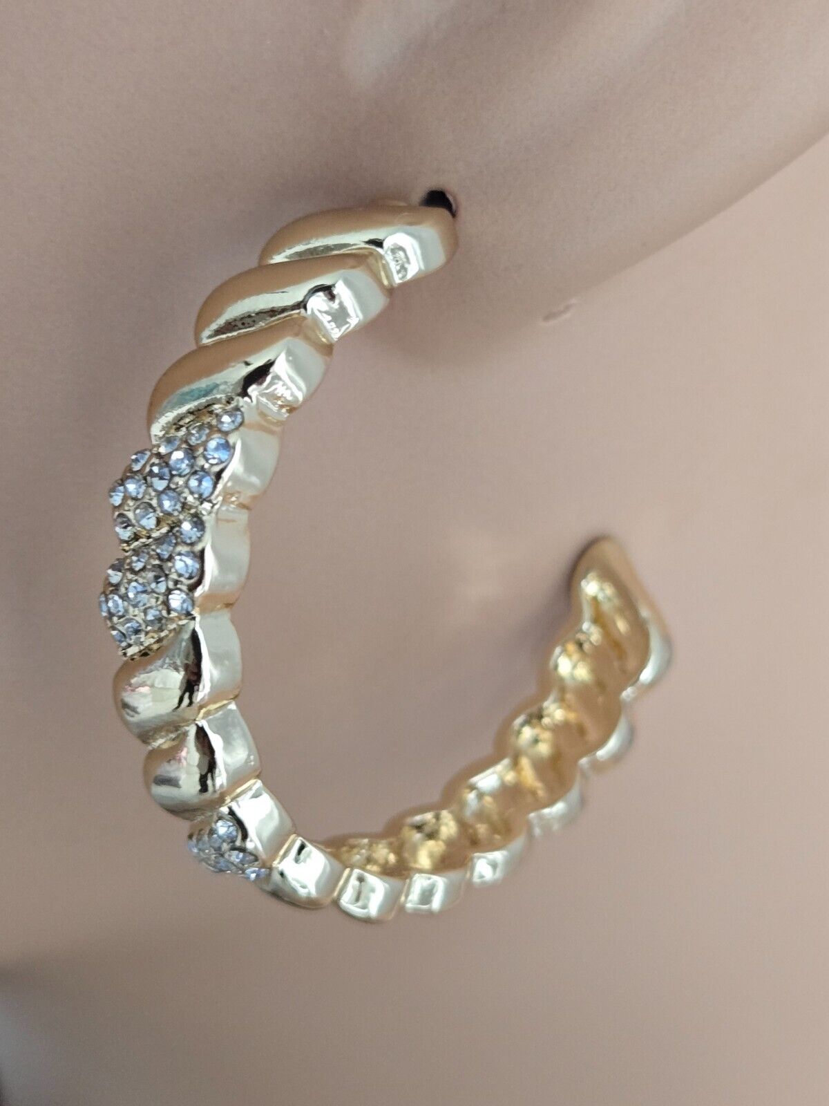CHICO'S NO DROOP GOLD STONE HOOPS EARRINGS