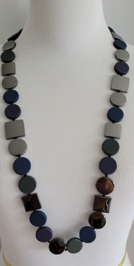CHICO' S LONG SINGLE STRAND NECKLACE