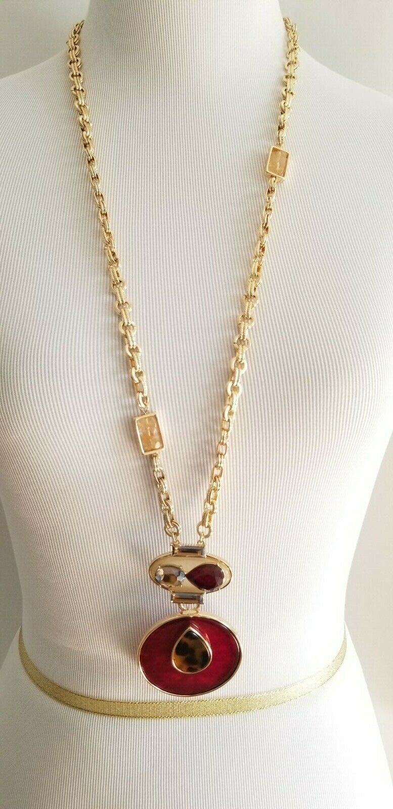 CHICO'S LONG FAUX-TORTOISESHELL AND SHIRAZ-HUED PENDANT NECKLACE