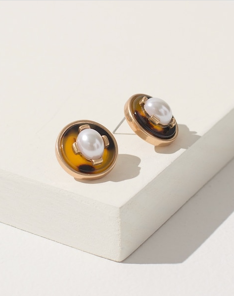 CHICO'S FAUX PEARL POST EARRINGS