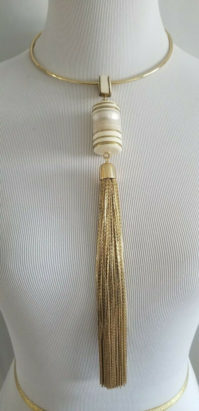 CHICO'S KENNEDY TASSEL NECKLACE