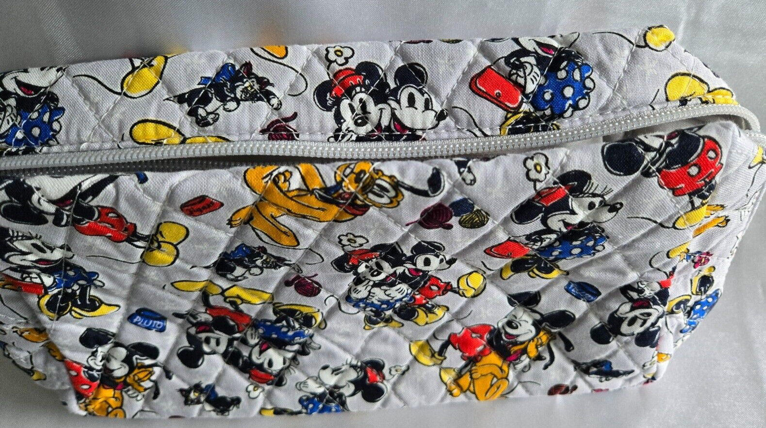 Vera Bradley Essential Medium Cosmetic, Mickey Mouse Family Fun Multi
