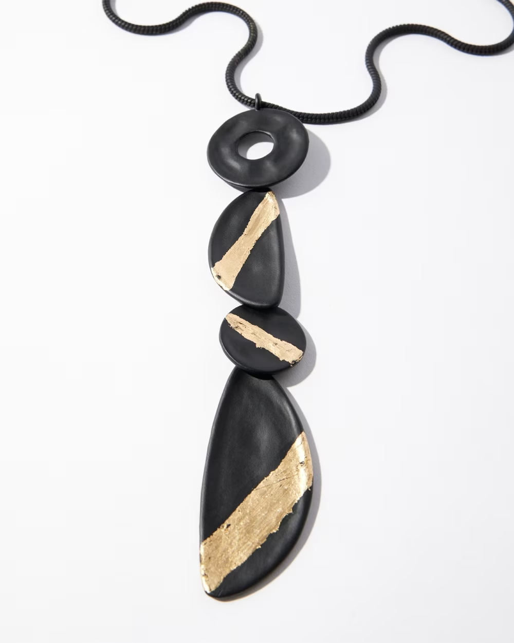 CHICO' S BLACK & GOLD FOIL PENDANT NECKLACE